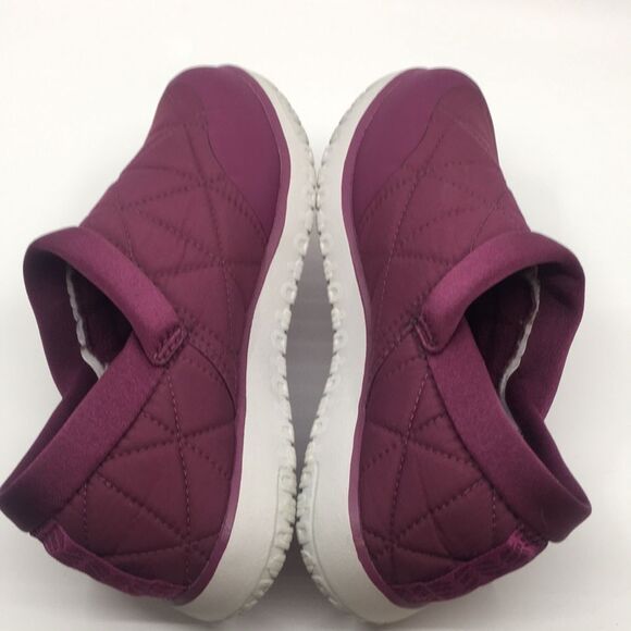 LL Bean Womens's Ultralight PrimaLoft Waterproof Slip-Ons Size 7 Berry Color - Picture 12 of 16